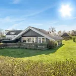 Joannes - 200m From The Sea By Interhome *